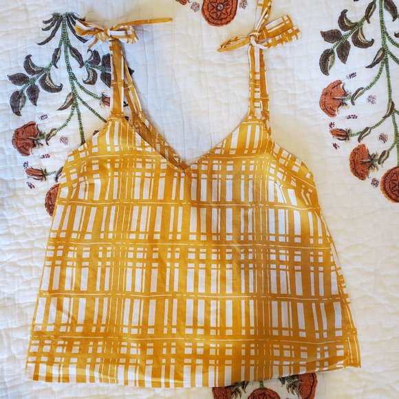 Universal Thread Tops - NWOT Universal Threads Bow Tie tanktop Size Med